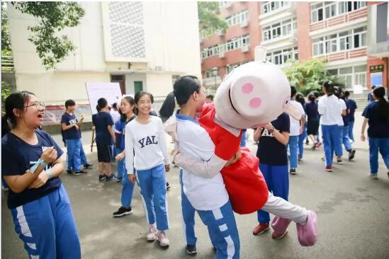 中考成绩出来后，我们应该这样做